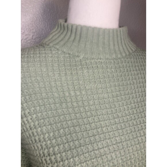 Hollister Women’s Size Small Sweater Cropped Green Waffle Knit - Picture 2 of 8
